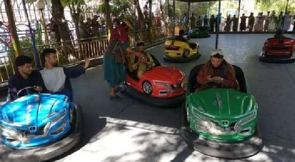 Talibanes en parque de diveriosnes_Mesa de trabajo 1