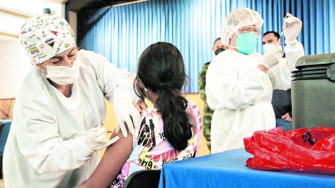 La vacunación llegará a colegios de Medellín