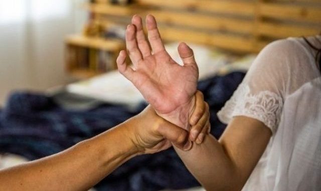 El hombre habría secuestrado y abusado de la menor