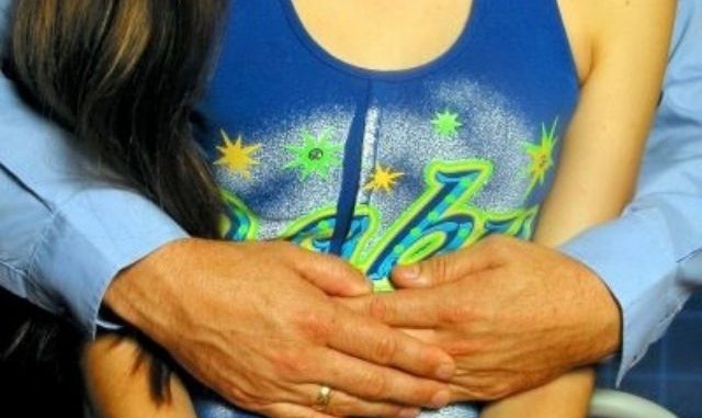 Hombre es señalado de abusar de su hija