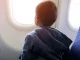 Niño en un avión