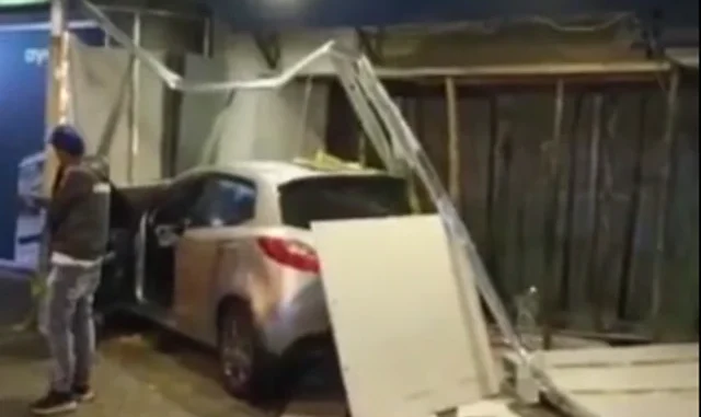 carro en el aeropuerto