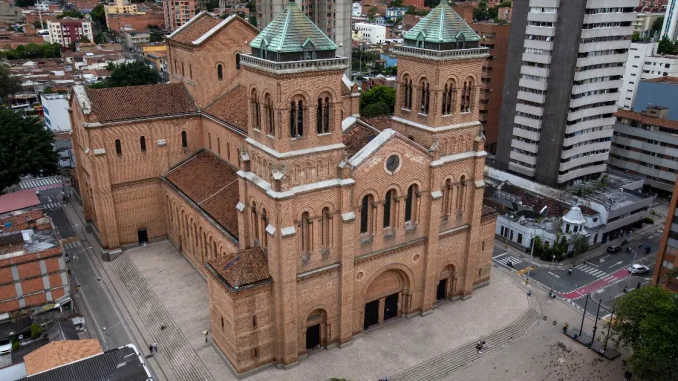 Catedral-Metropolitana-de-Medellin