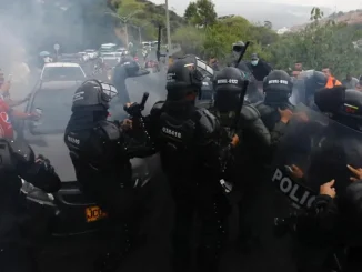 Protesta-via-tunel-de-Occidente-1