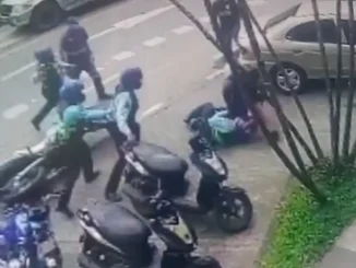Pelea de un entrenador con guardas de tránsito