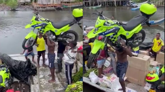 Hombre cargó moto en zona ribereña.