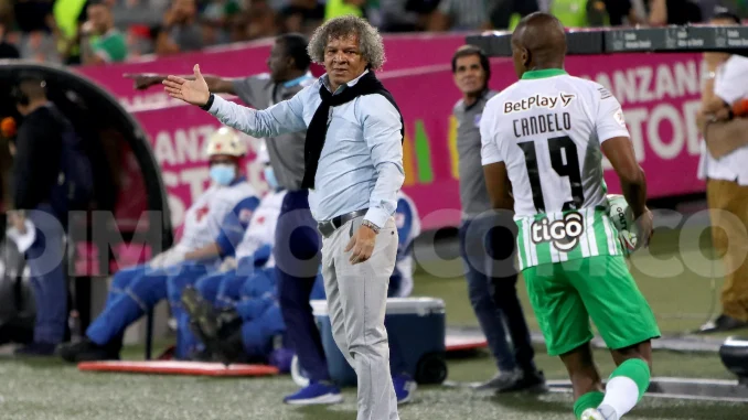 Alberto Gamero, técnico de Millonarios, en el partido contra Nacional.