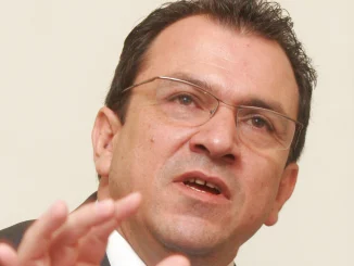 Lo investigan por interés indebido en la celebración de contratos.