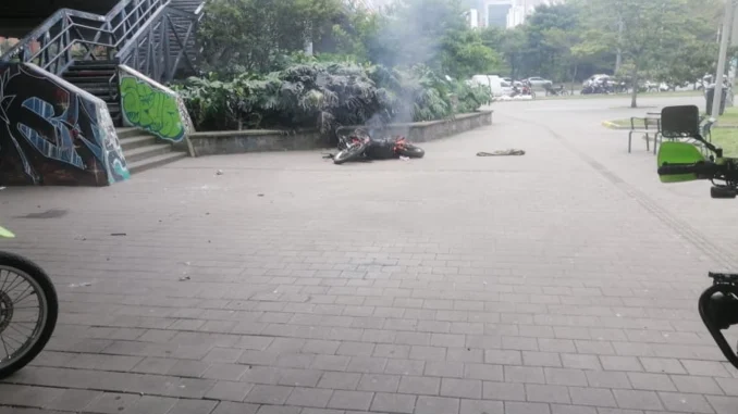 La otra moto se salvó.