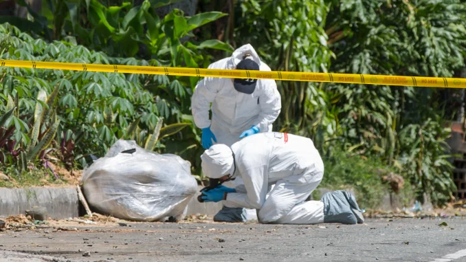 El cuerpo se encontraba embolsado, lo que imposibilitó conocer la identidad.
