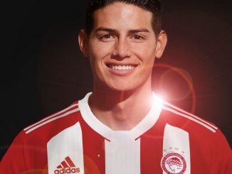 James Rodríguez con la camiseta del Olympiacos.