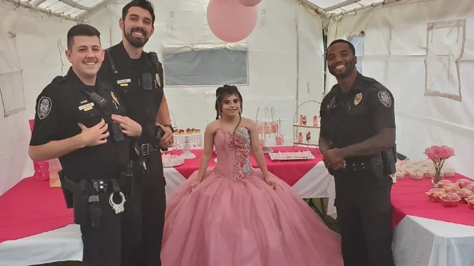Policías se quedaron en fiesta