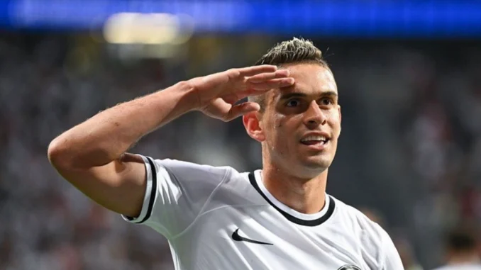 Santos Borré es el segundo suramericano más costoso de la liga alemana.
