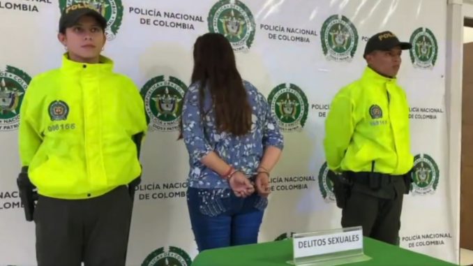 Mujer habría obligado a un niño a tener sexo con un perro
