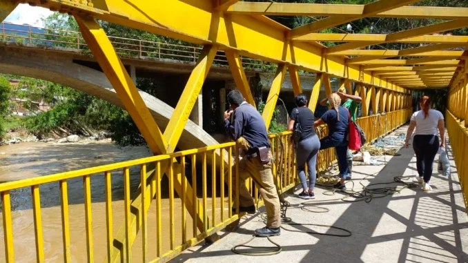 Obrero murió al caer al río Medellín cuando desmontaban un puente en Barbosa