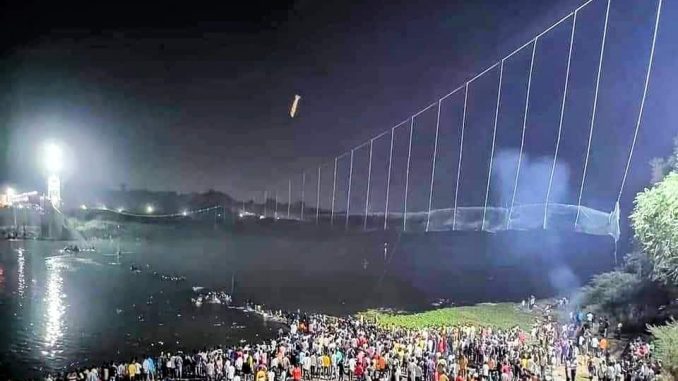Puente Morbi en la India