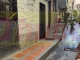 El joven fue llevado a un callejón y luego asesinado.