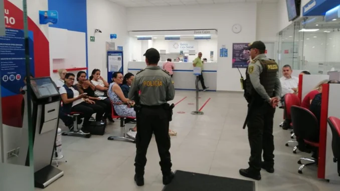 Policía entrega recomendaciones para no ser víctima de la delincuencia.