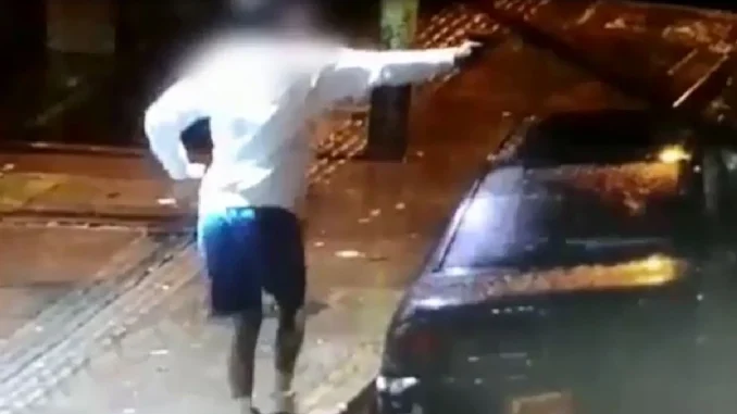 El hombre disparó en contra de su víctima y luego hirió en la mano a un policía.