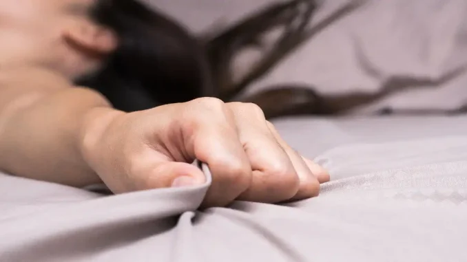 Orgasmo cama