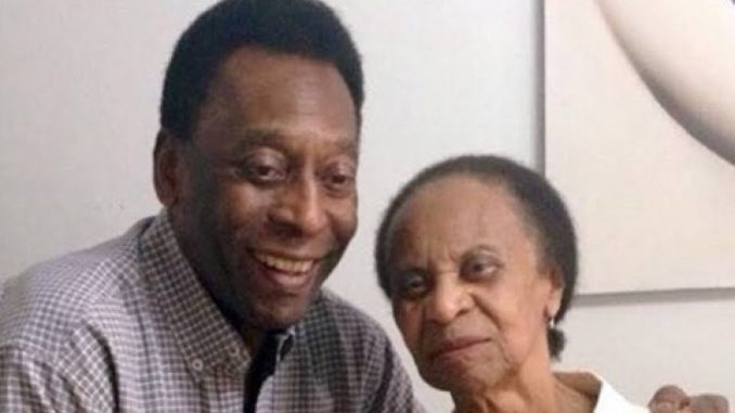 Celeste Arantes y su hijo Pelé