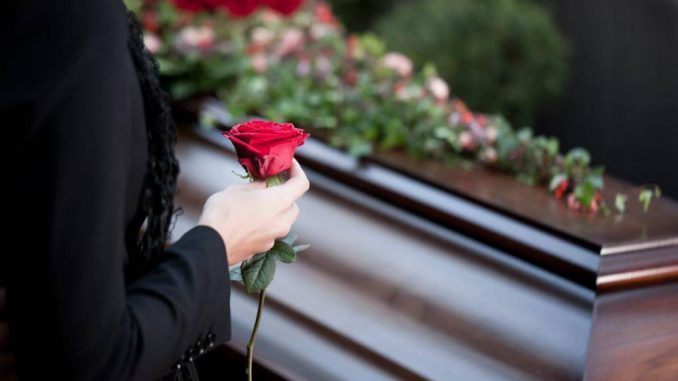 Falso funeral
