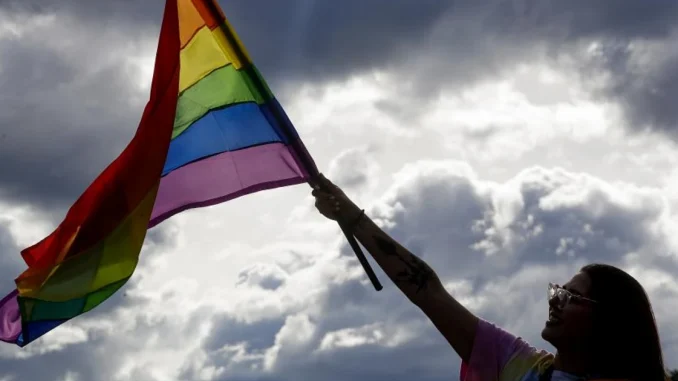 La sentencia de la Corte permite que las parejas escojan quien de los dos podrá acceder a la licencia.
