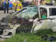 El Cuerpo de Bomberos de Envigado tuvieron que realizar maniobras de rescate para sacar al conductor del vehículo.