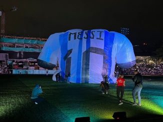 Camiseta de Messi en el Festival del Globo Lunar