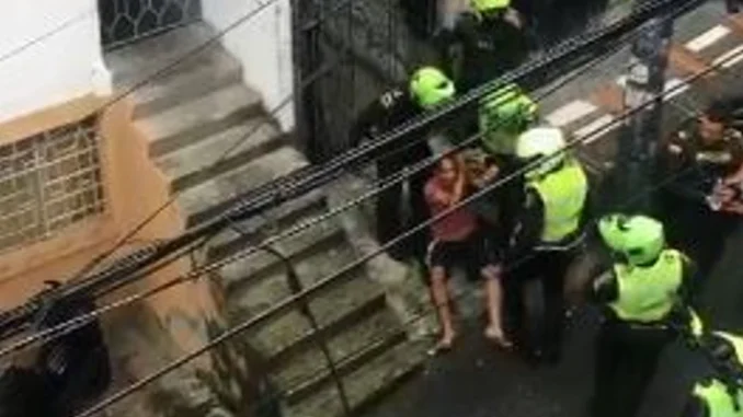 Policía apuñalado en Manrique