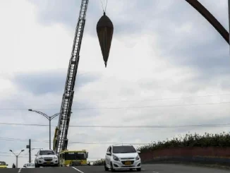La plomada de Punto Cero será desmontada para realizar labores de limpieza y reparación. /FOTO: ESNEYDER GUTIÉRREZ.