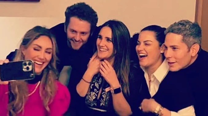 Las ex Rebelde, compartieron un momento con sus familias.