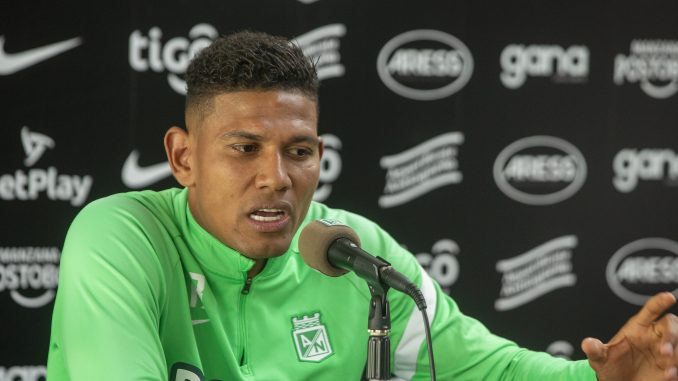 Alex Mejía ya fue presentado en su nuevo equipo.