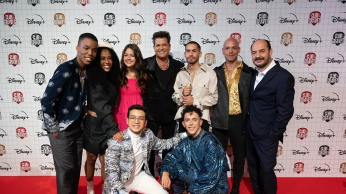 Carlos Vives regresa a la actuación con 'El Club de los Graves', una serie juvenil de Disney +.