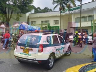 El hombre llegó sin signos vitales al centro médico.