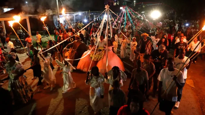 Quinamayo-celebra-la-Navidad-en-febrero-1