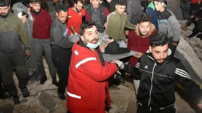 Los impresionantes videos que dejan las labores de rescate tras el terremoto de Turquía.