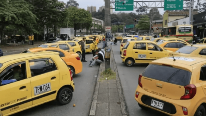 aumentarán tarifas de taxi en todo el país.