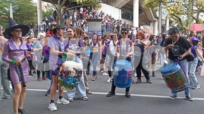 Marcha de las mujeres en Medellín