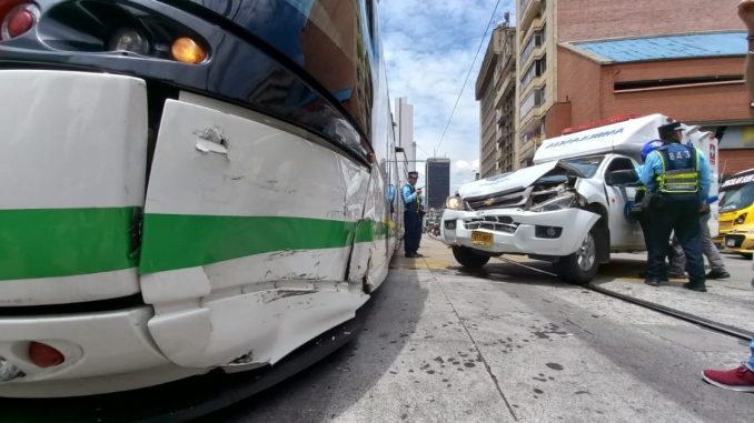 Accidente entre Tranvía y ambulancia