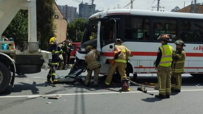 Los Cuerpos de Bomberos de Sabaneta y La Estrella atendieron el siniestro.