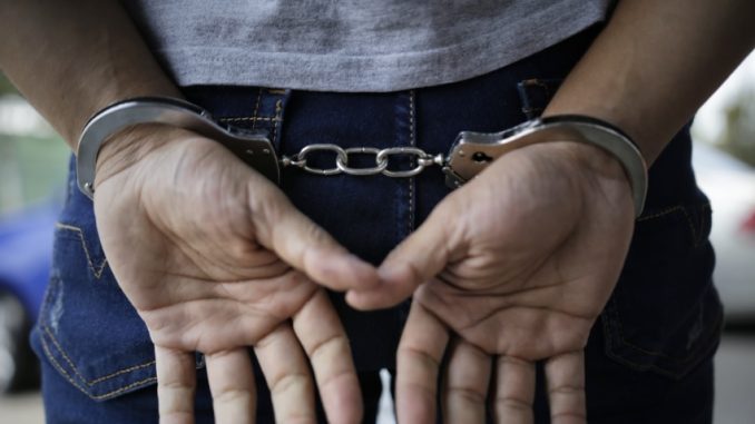 Cinco hombres fueron capturados por extorsión.