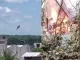 El helicóptero cayó en una zona boscosa, y quedó completamente incinerado.