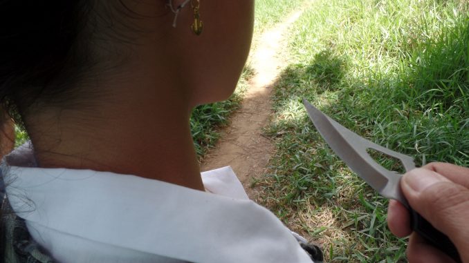 Niña cuchillo