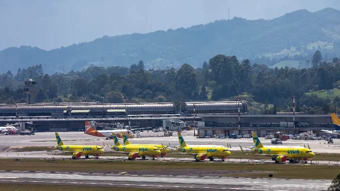 La aerolínea Viva fue obligado por la SuperTransporte a habilitar un formulario web para atender las quejas de sus clientes.