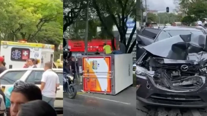 Un furgón se volcó en la Av. El Poblado y hay 3 lesionados