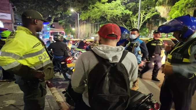 Operativo cerca a Plaza Botero dejó 70 armas blancas incautadas