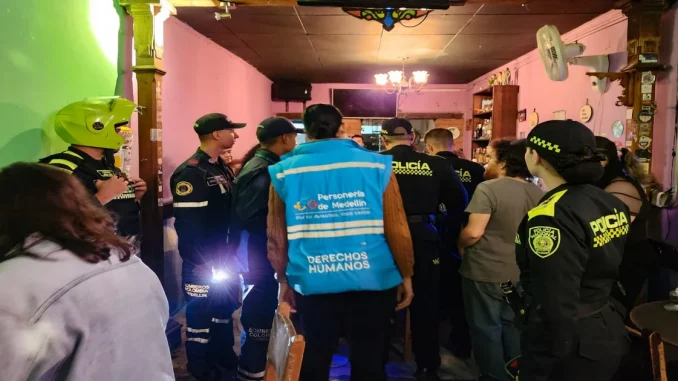 Gran operativo sorpresa en hostales del Centro, El Poblado y la 70: encontraron 7 menores e incautaron 16 armas blancas