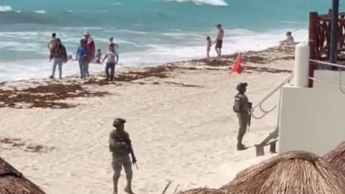 4 personas muertas en playa de México