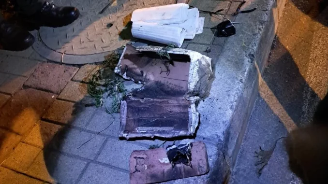 El explosivo fue detonado de manera controlada por expertos de la Policía.